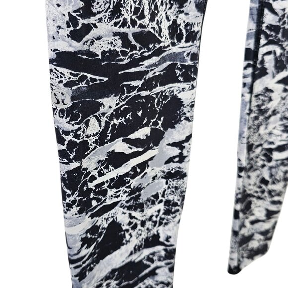 Lululemon Fast & Free 7/8 Tight, 25" Luxtreme, Reflective, Athletic, Size 8 - Picture 5 of 8